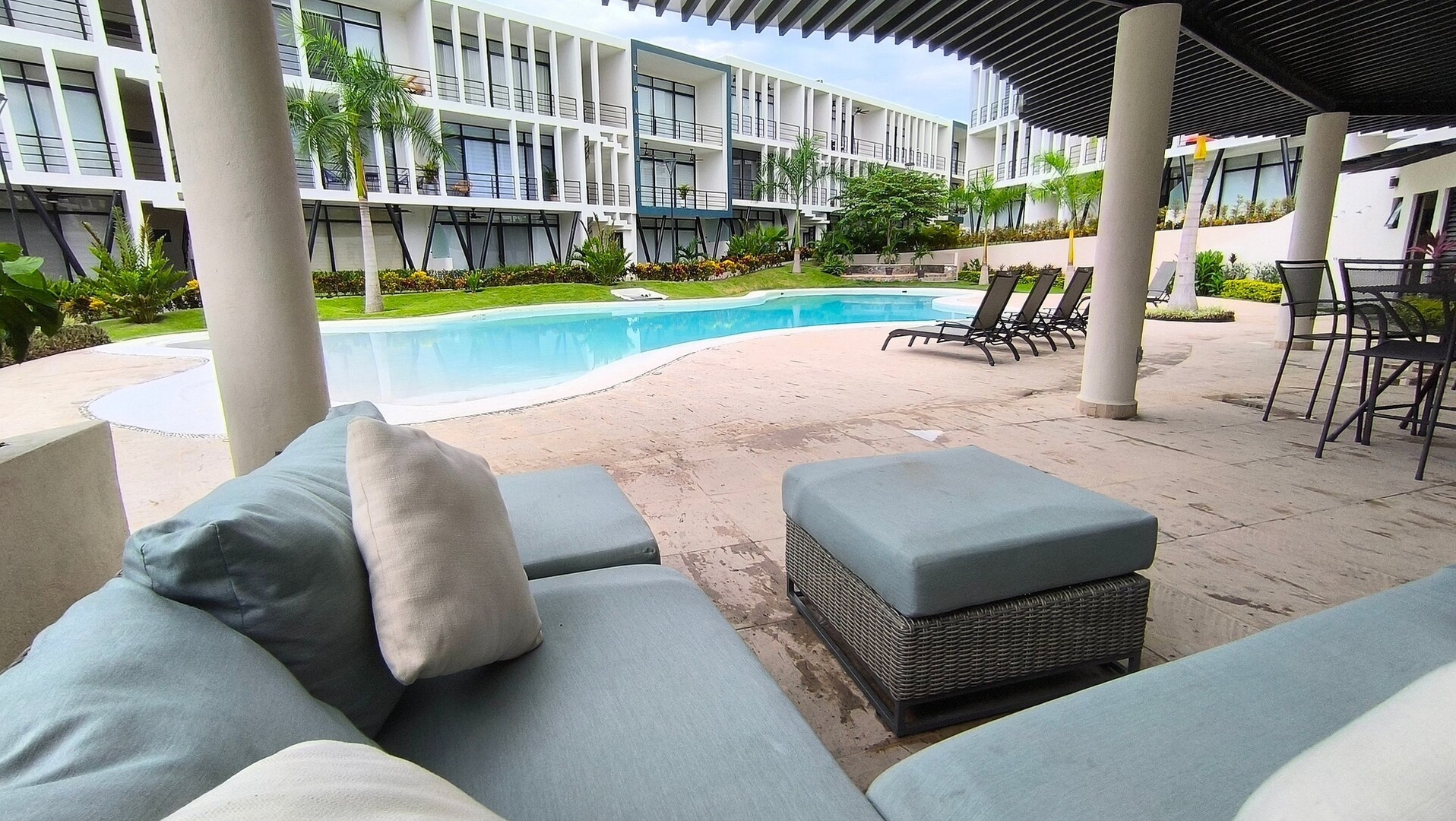 "Modern Style in Mezcales: Minutes from the Beach" 42 VIDA CORAL