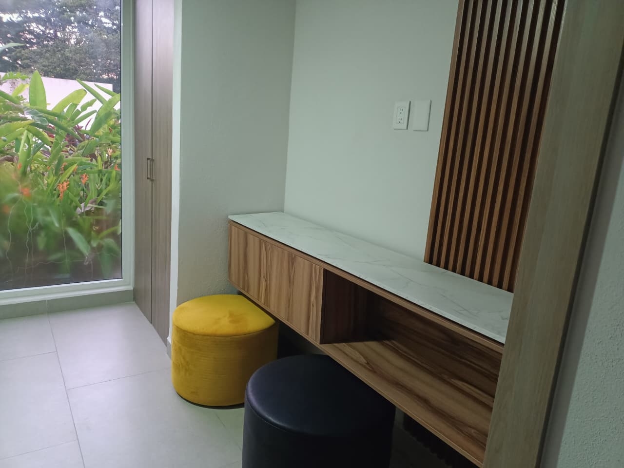 Modern retreat with pools and nature 25 VIDA CORAL