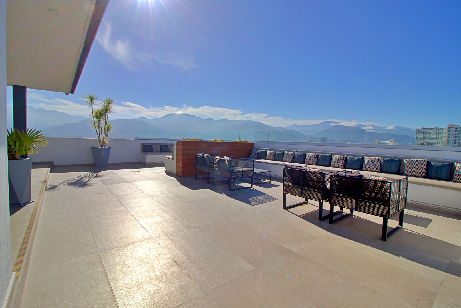 Loft at Zoho Skies | Rooftop Pool & Ocean View 40 VIDA CORAL