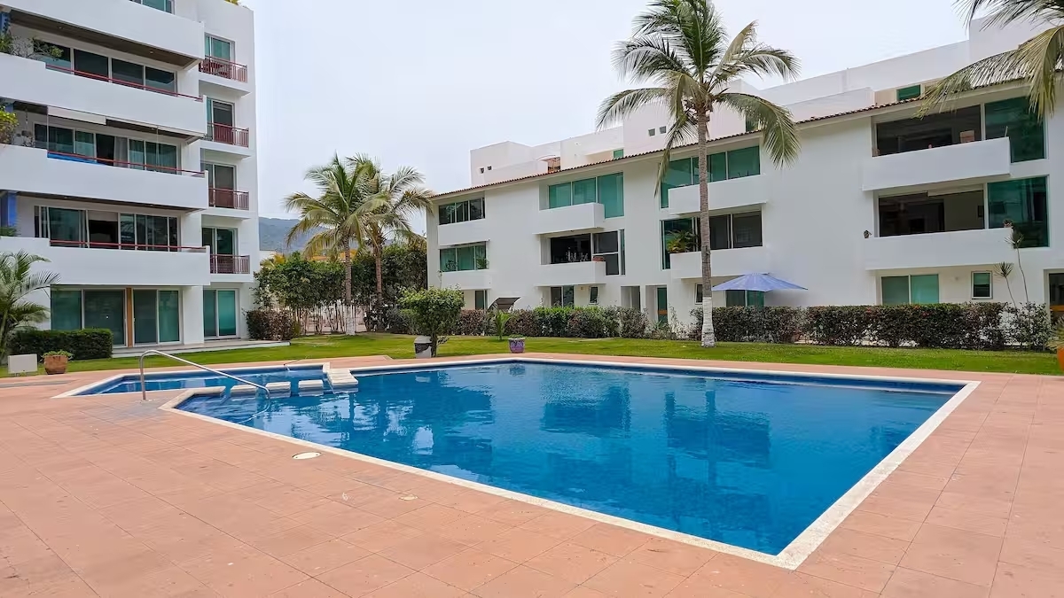 Great location, pool and gardens in Versalles 9 VIDA CORAL