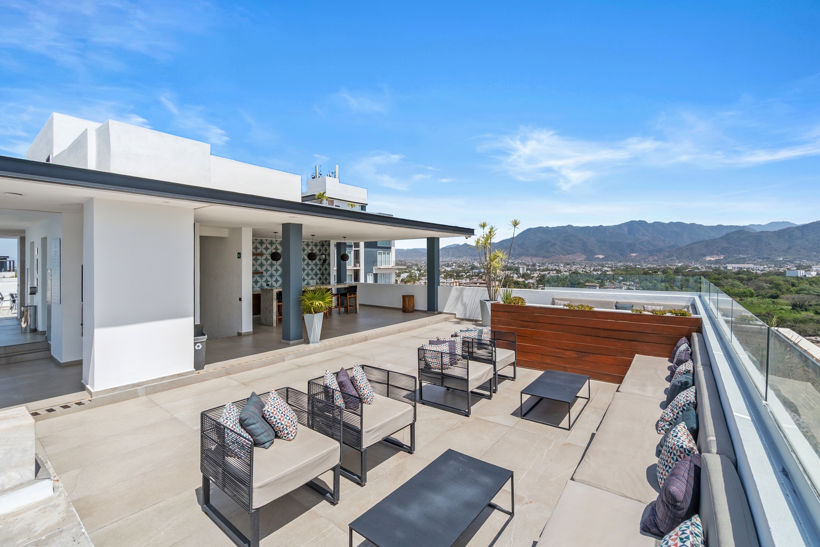 Double-height loft in Zoho Skies | Rooftop pool 25 VIDA CORAL