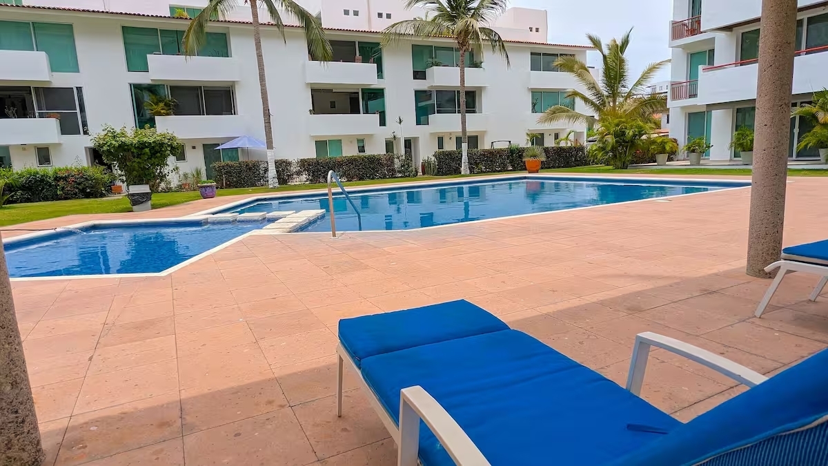 Great location, pool and gardens in Versalles 8 VIDA CORAL