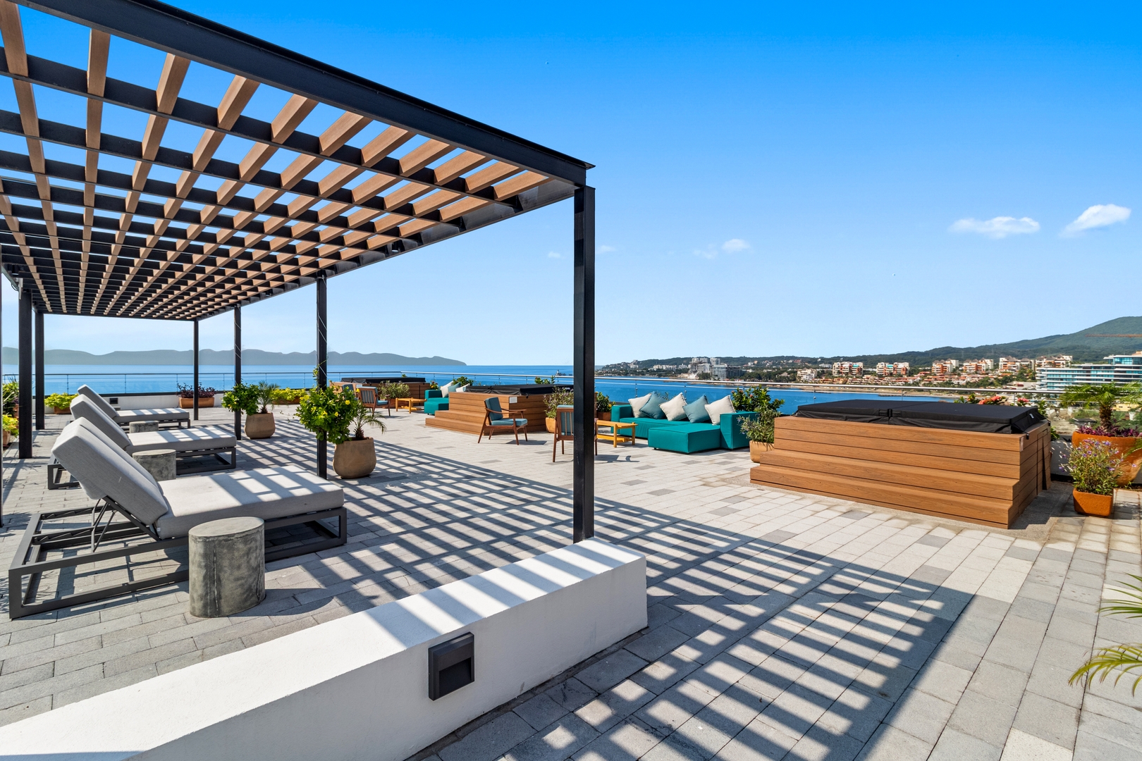 Cozy Modern Condo with Scenic Balcony Views 61 VIDA CORAL