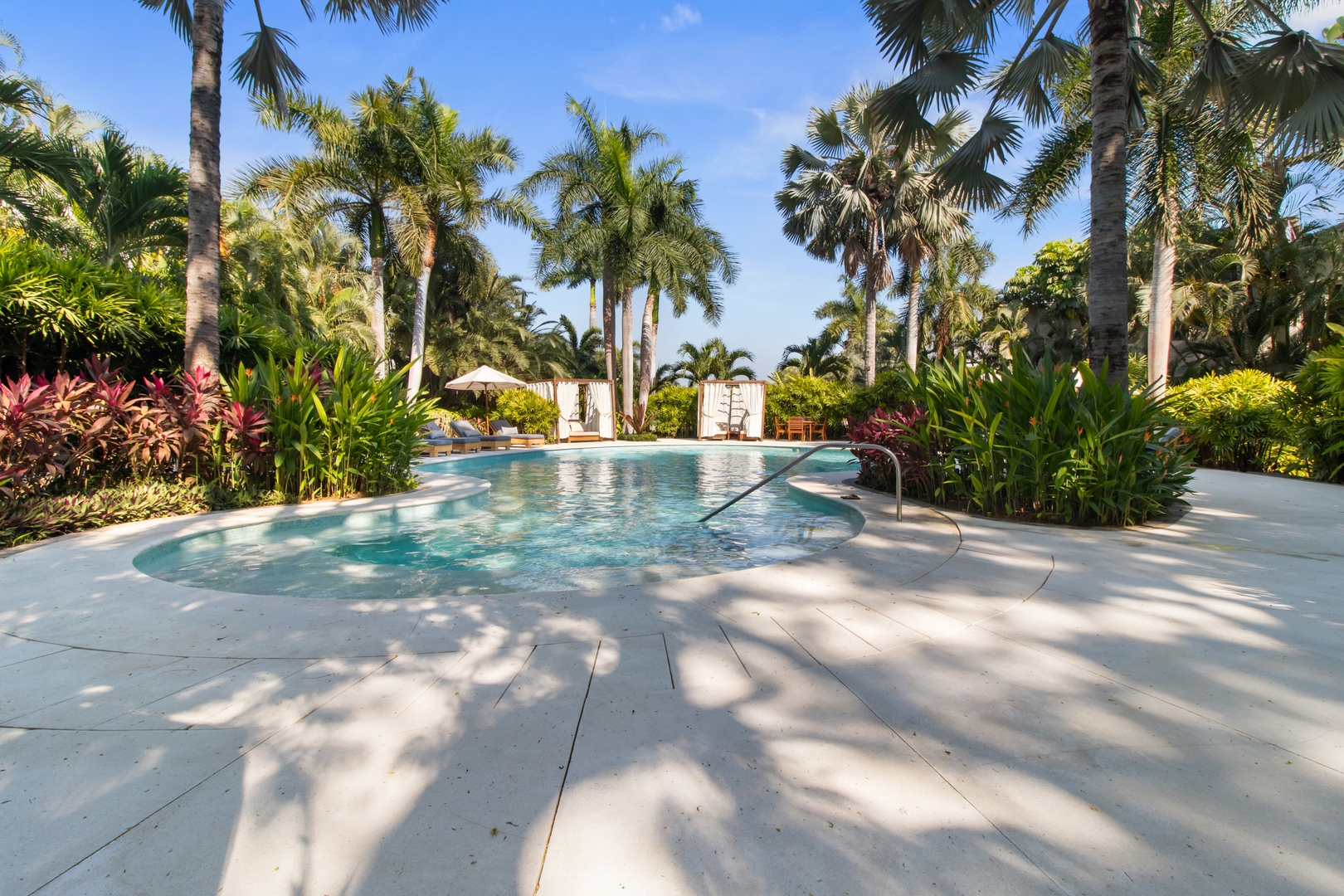 Your Quiet Corner with Pool and Relaxing Spaces 35 VIDA CORAL