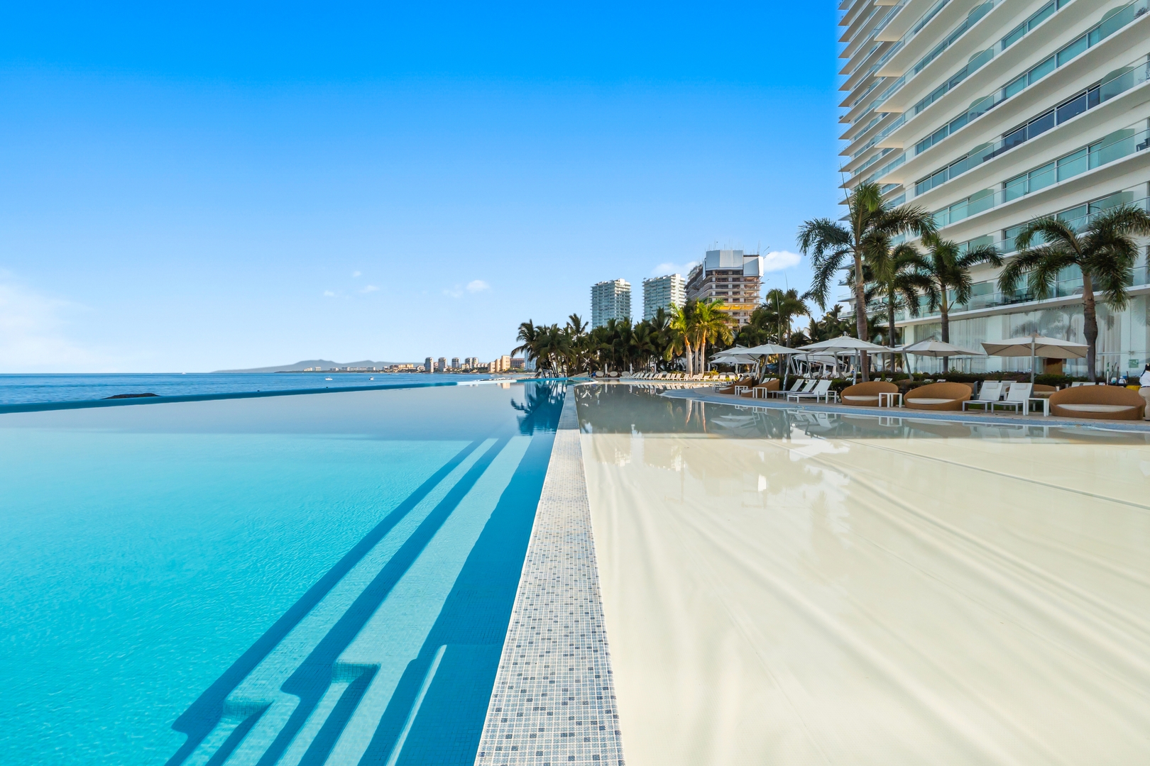 Oceanfront Family Haven 18 VIDA CORAL