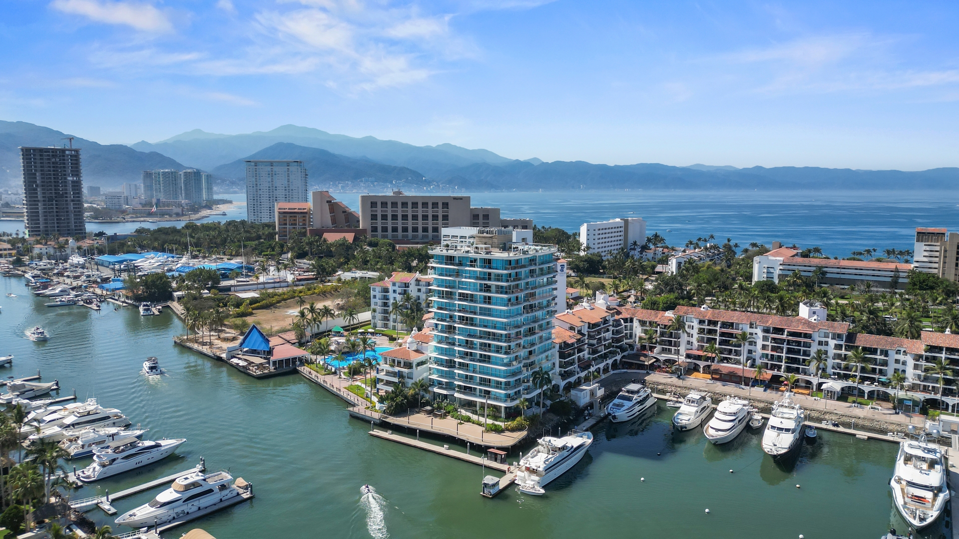 Comfort and Style by the Sea in Marina Vallarta 15 VIDA CORAL