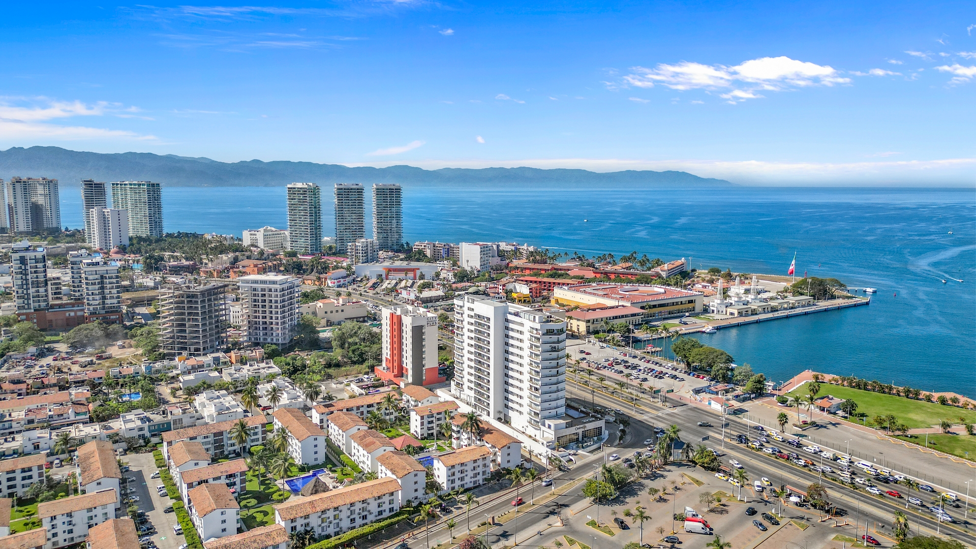 La Marina | 2 Bedrooms, King Bed & Shared Pool 27 VIDA CORAL