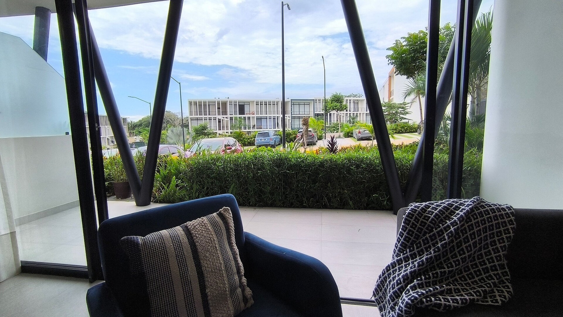 "Modern Style in Mezcales: Minutes from the Beach" 18 VIDA CORAL