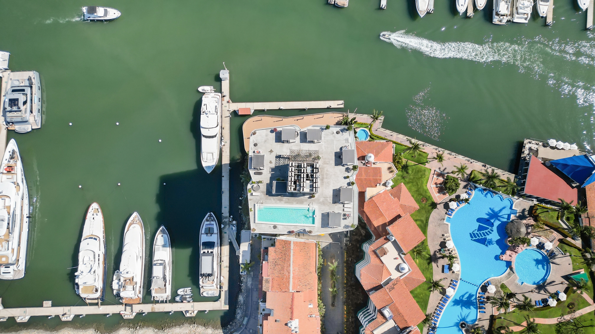 Comfort and Style by the Sea in Marina Vallarta 18 VIDA CORAL