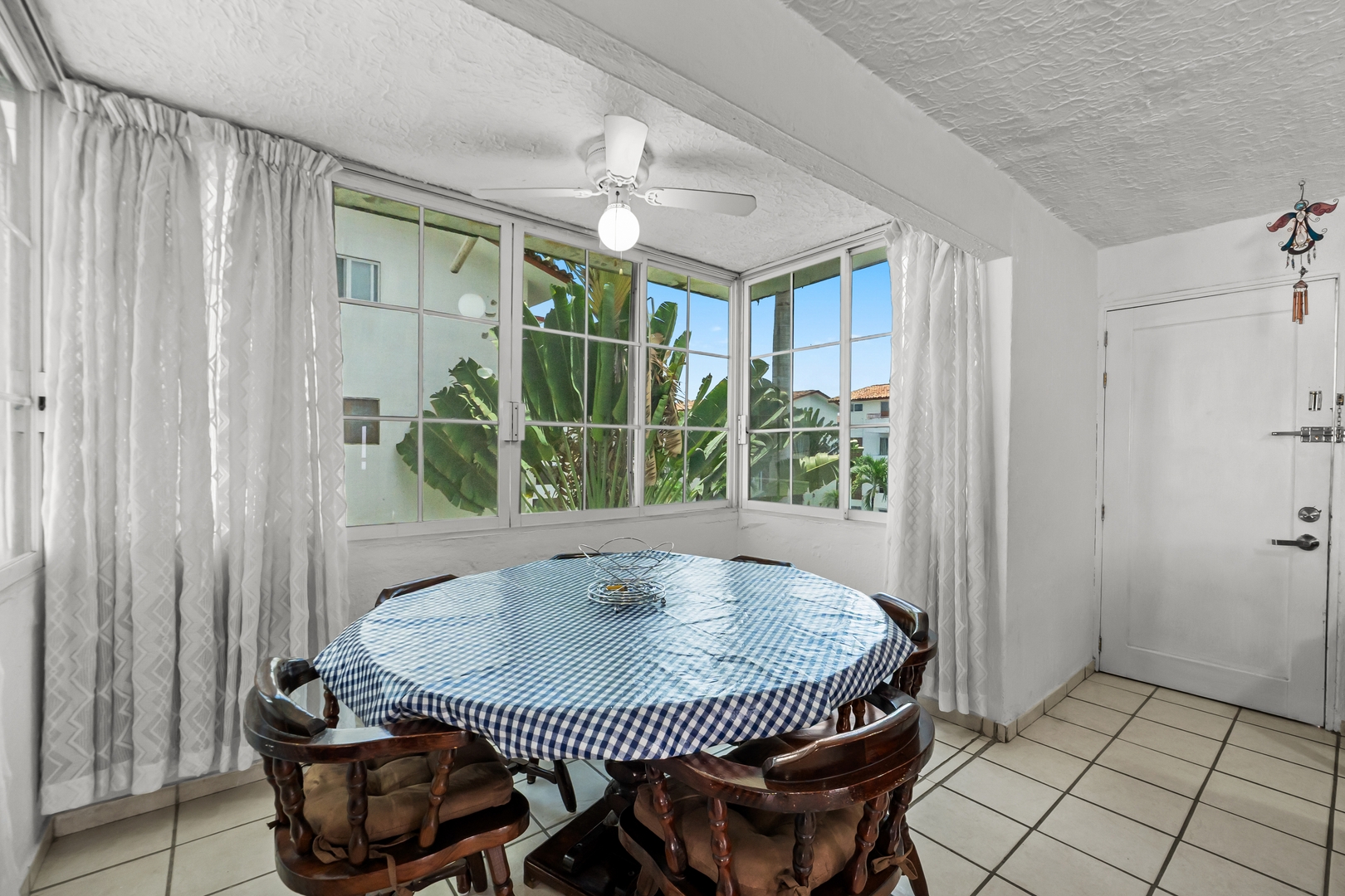 La Marina | 2 Bedrooms, King Bed & Shared Pool 10 VIDA CORAL