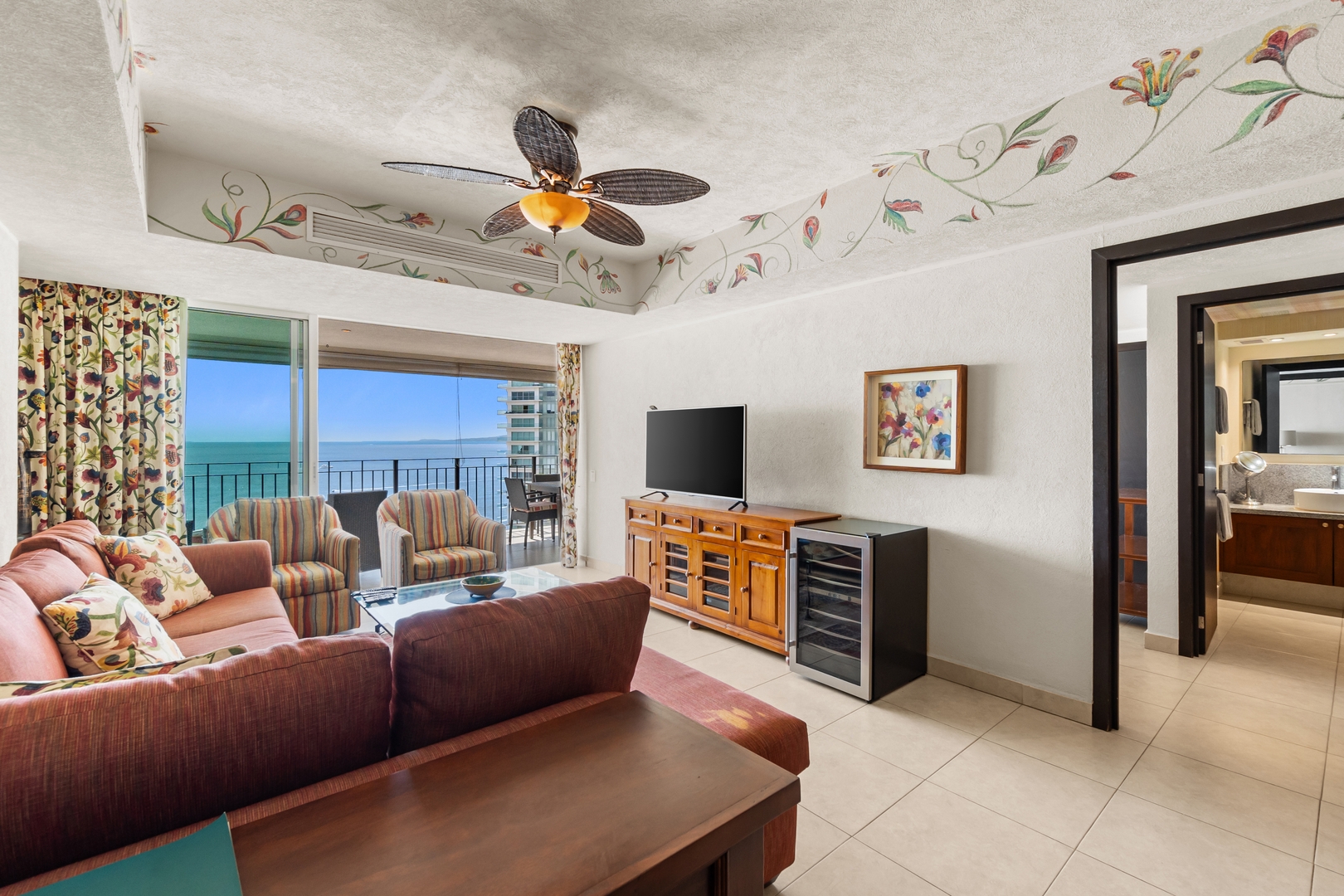Beachfront, spectacular view, Grand Venetian 19 VIDA CORAL