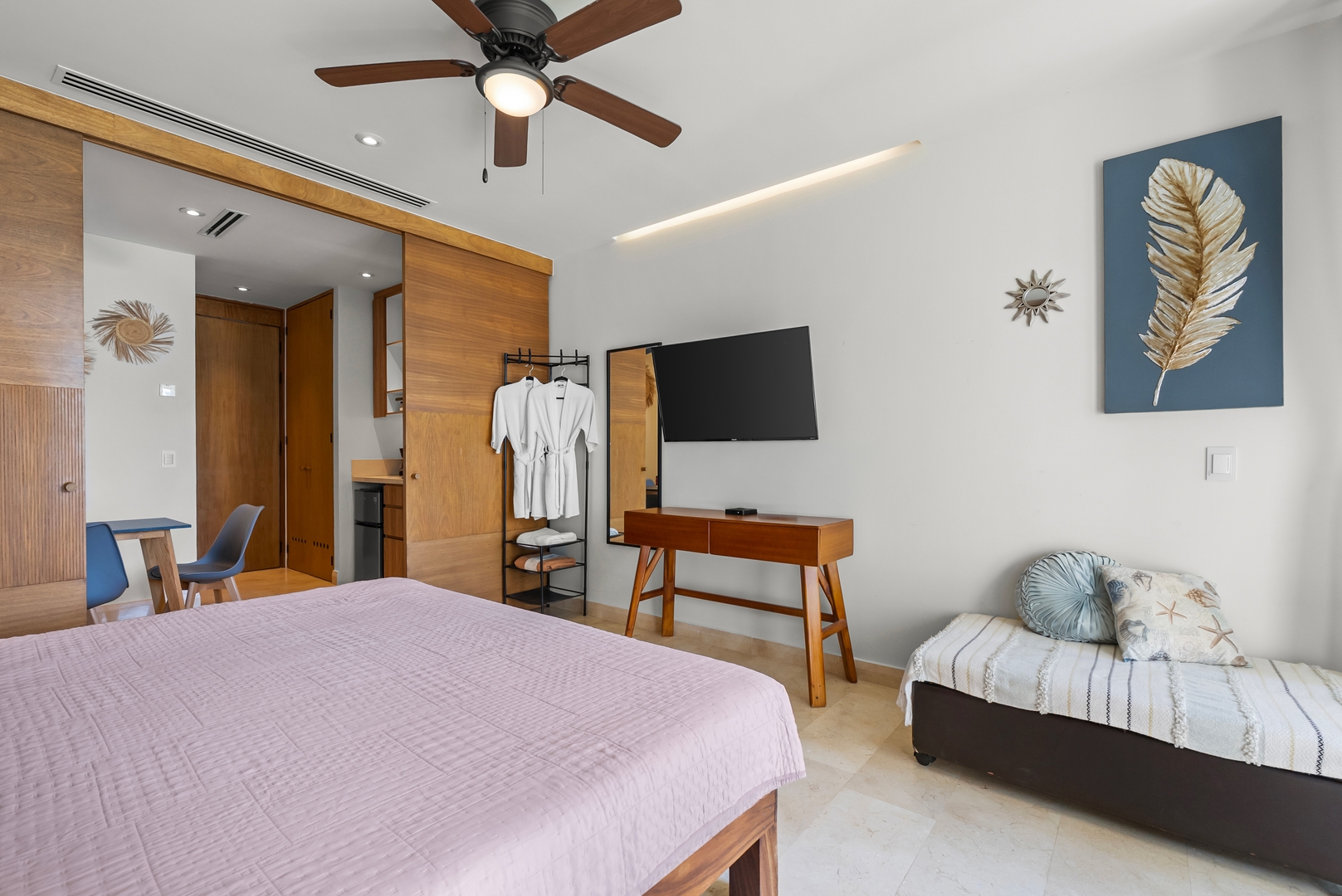 Zantamar Studio | Balcony & Shared Pool 8 VIDA CORAL