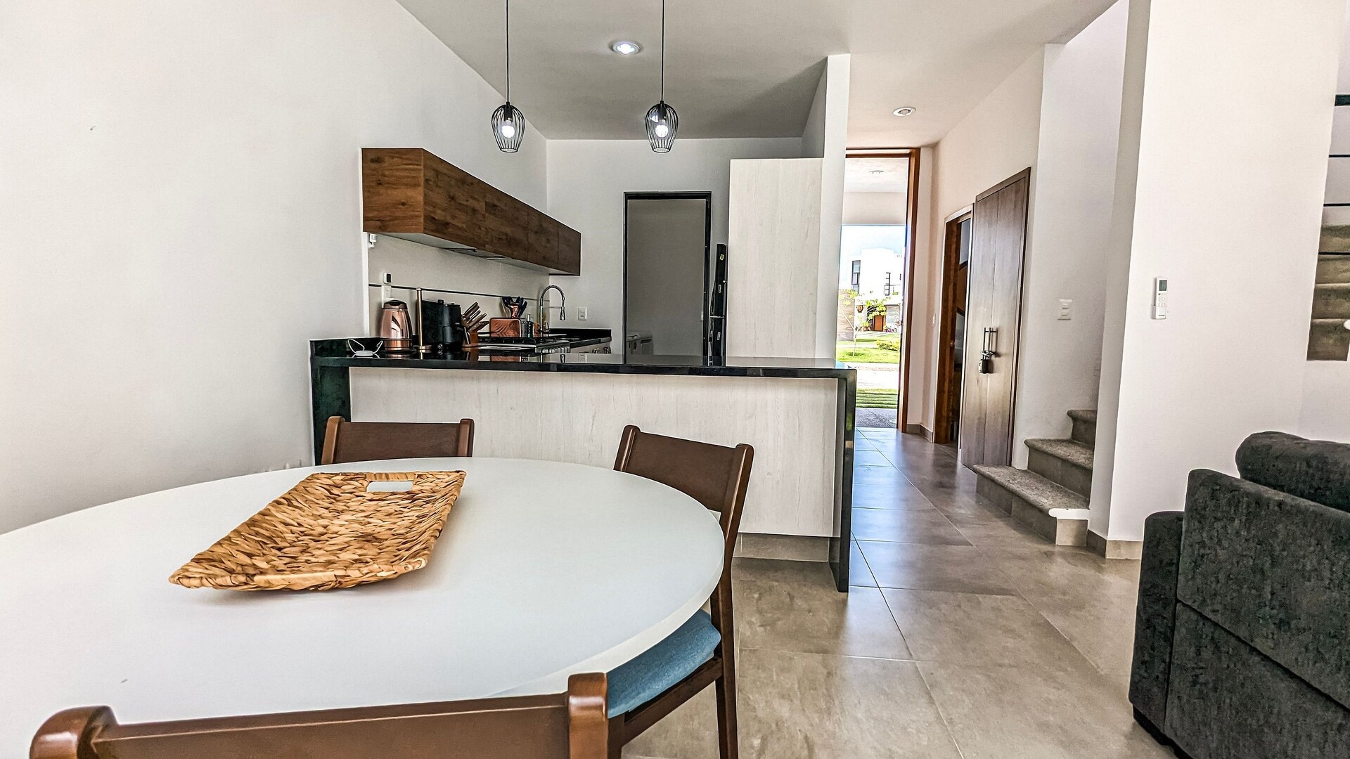 Modern with Pool and Security | in Mezcales 10 VIDA CORAL
