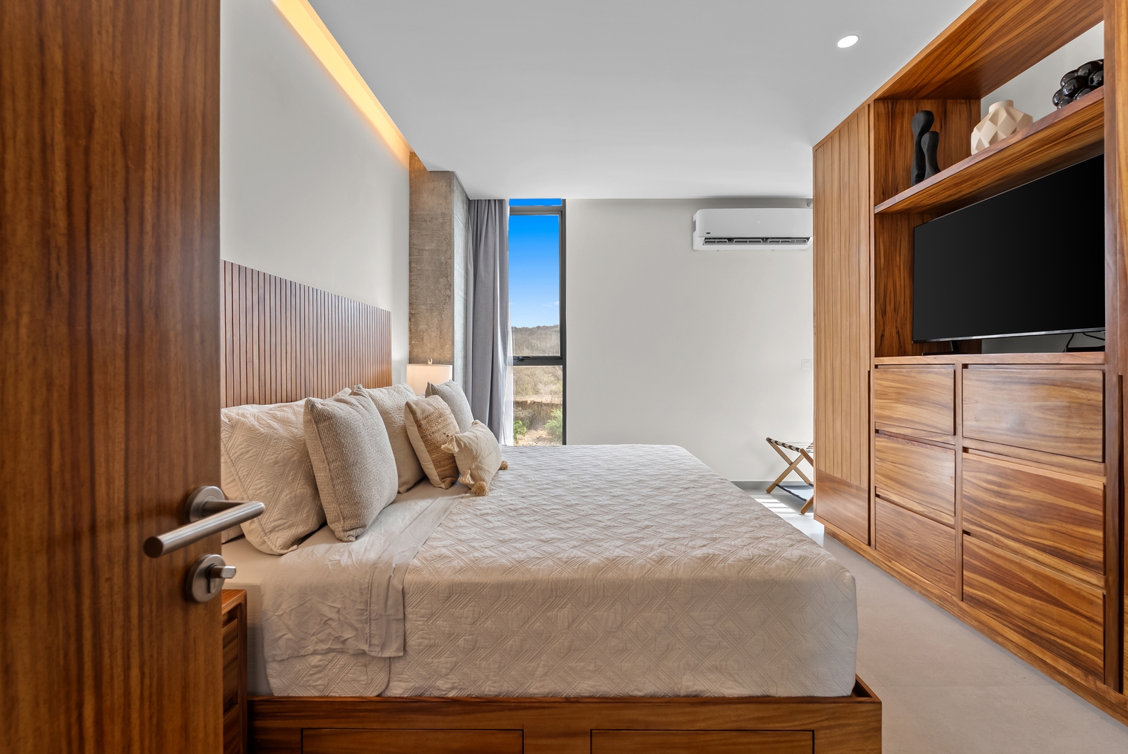 Cozy Modern Condo with Scenic Balcony Views 20 VIDA CORAL
