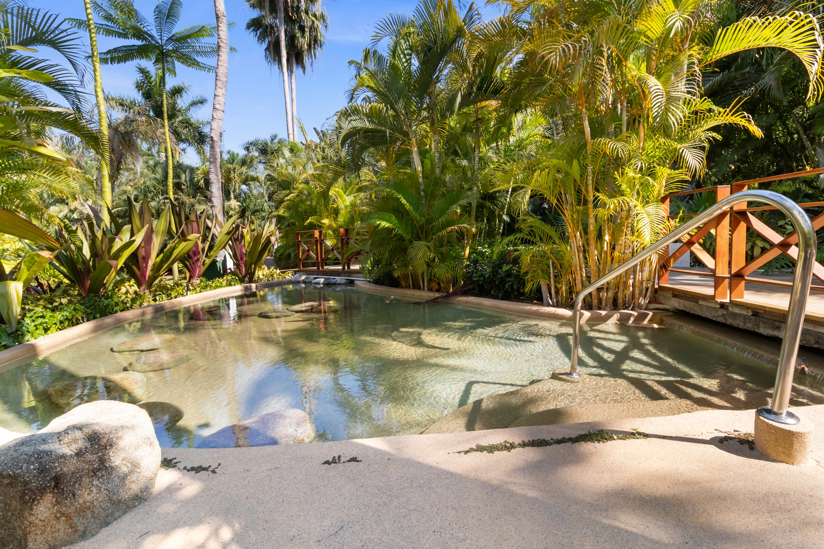 Your Quiet Corner with Pool and Relaxing Spaces 18 VIDA CORAL
