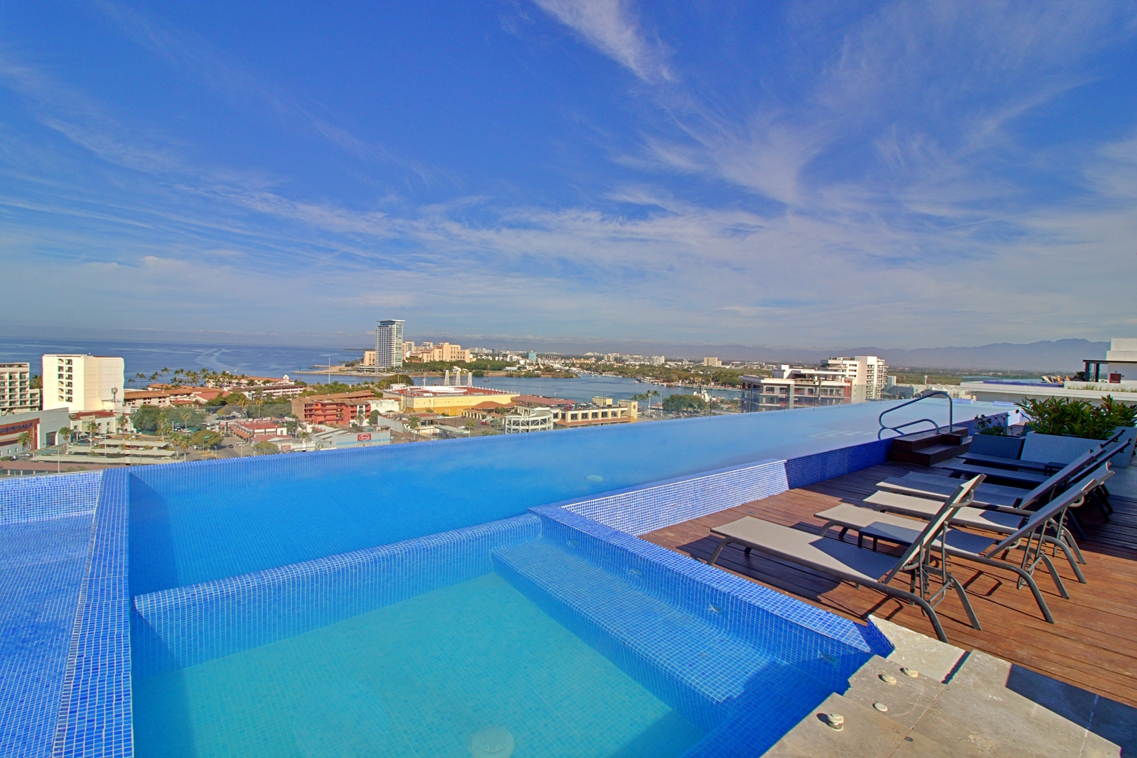 Loft at Zoho Skies | Rooftop Pool & Ocean View 23 VIDA CORAL