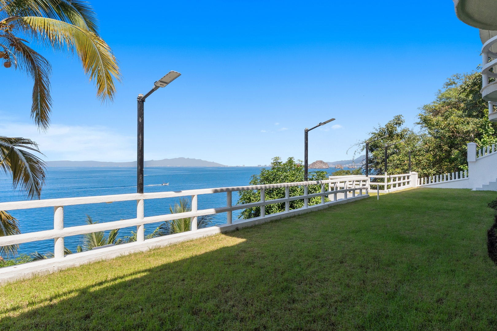 With sea views / View Next to the Oxxo viewpoint 28 VIDA CORAL