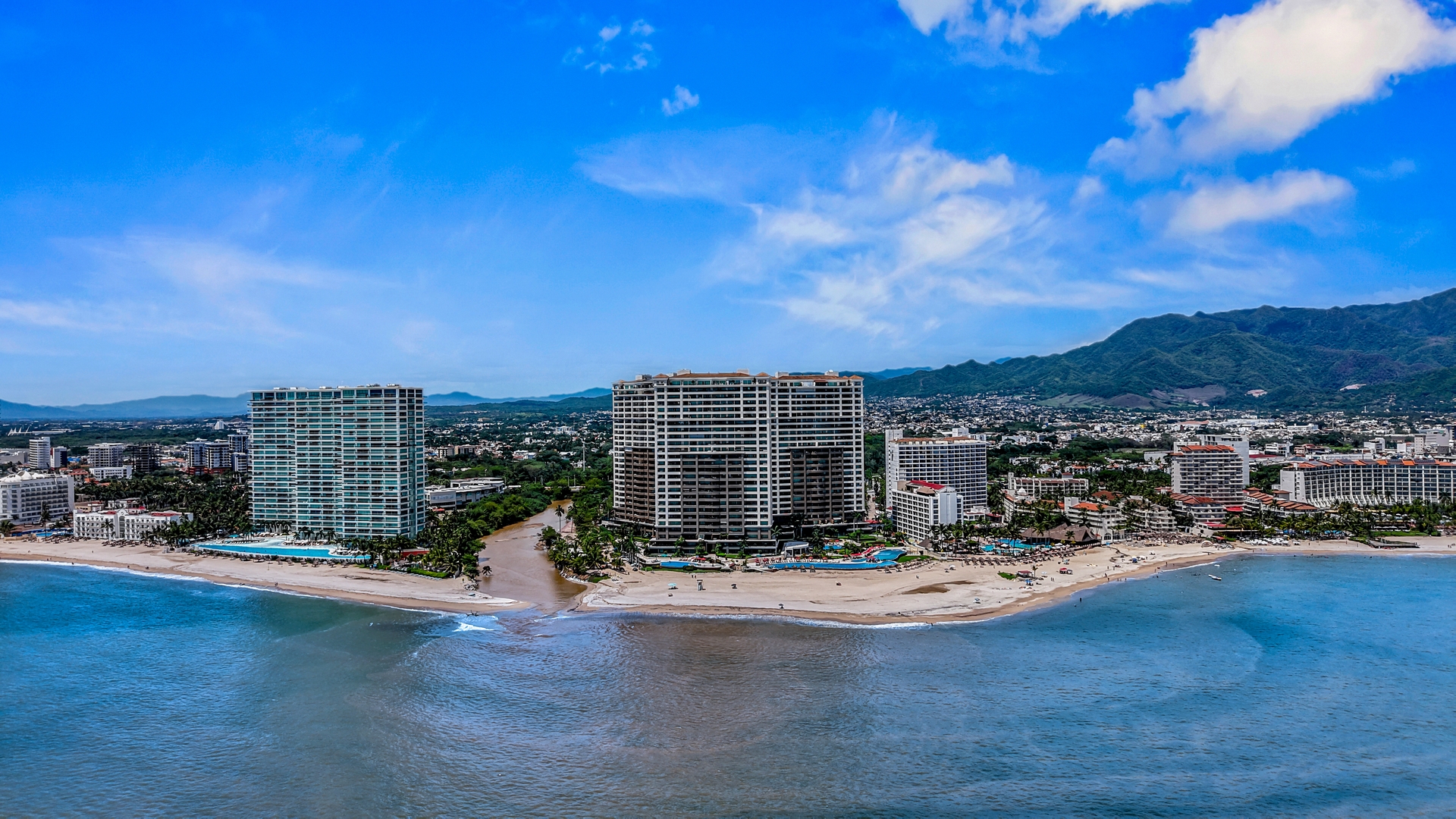 Beachfront, spectacular view, Grand Venetian 64 VIDA CORAL