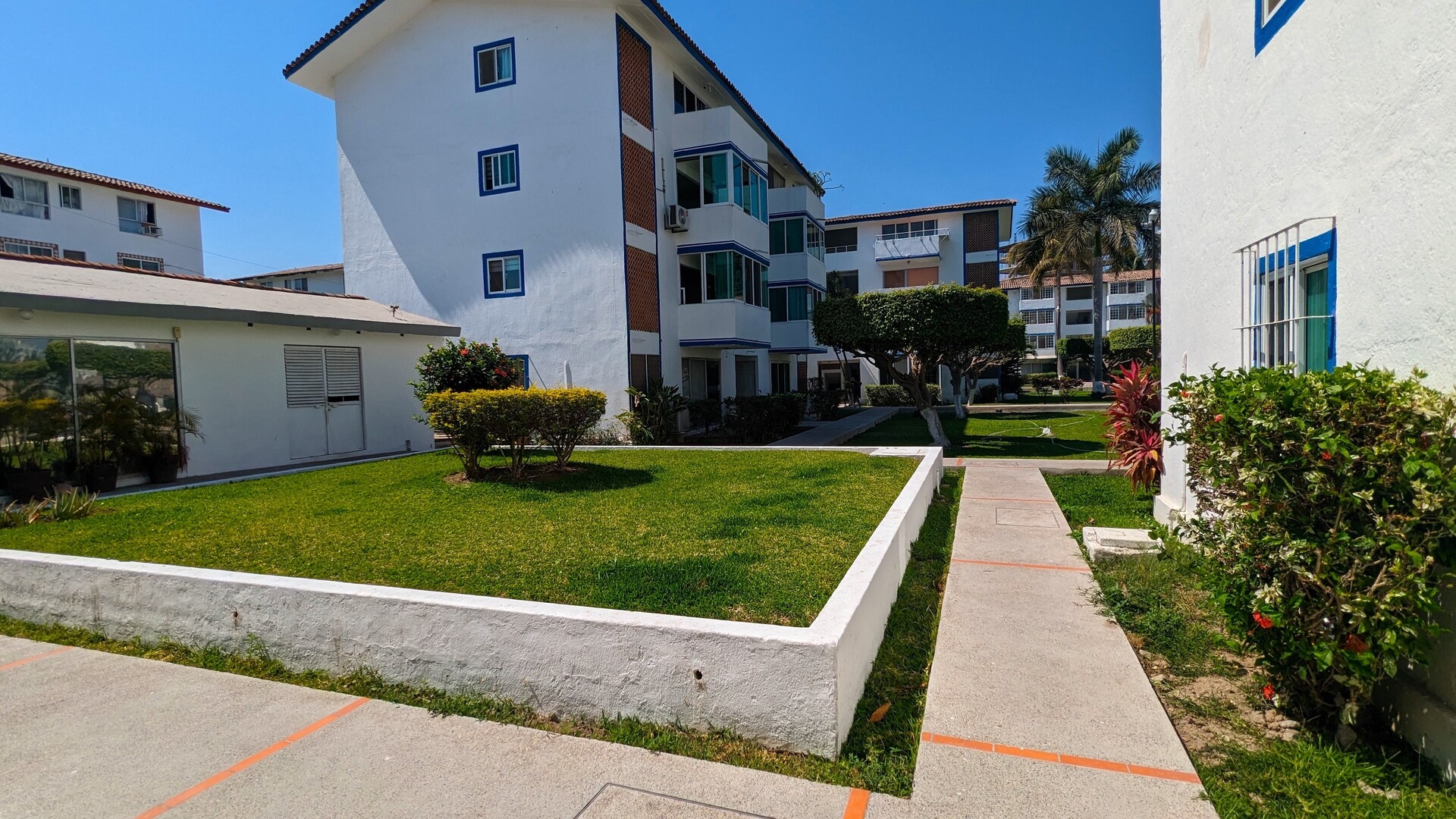 Apartment with pool near the beach in PV 23 VIDA CORAL