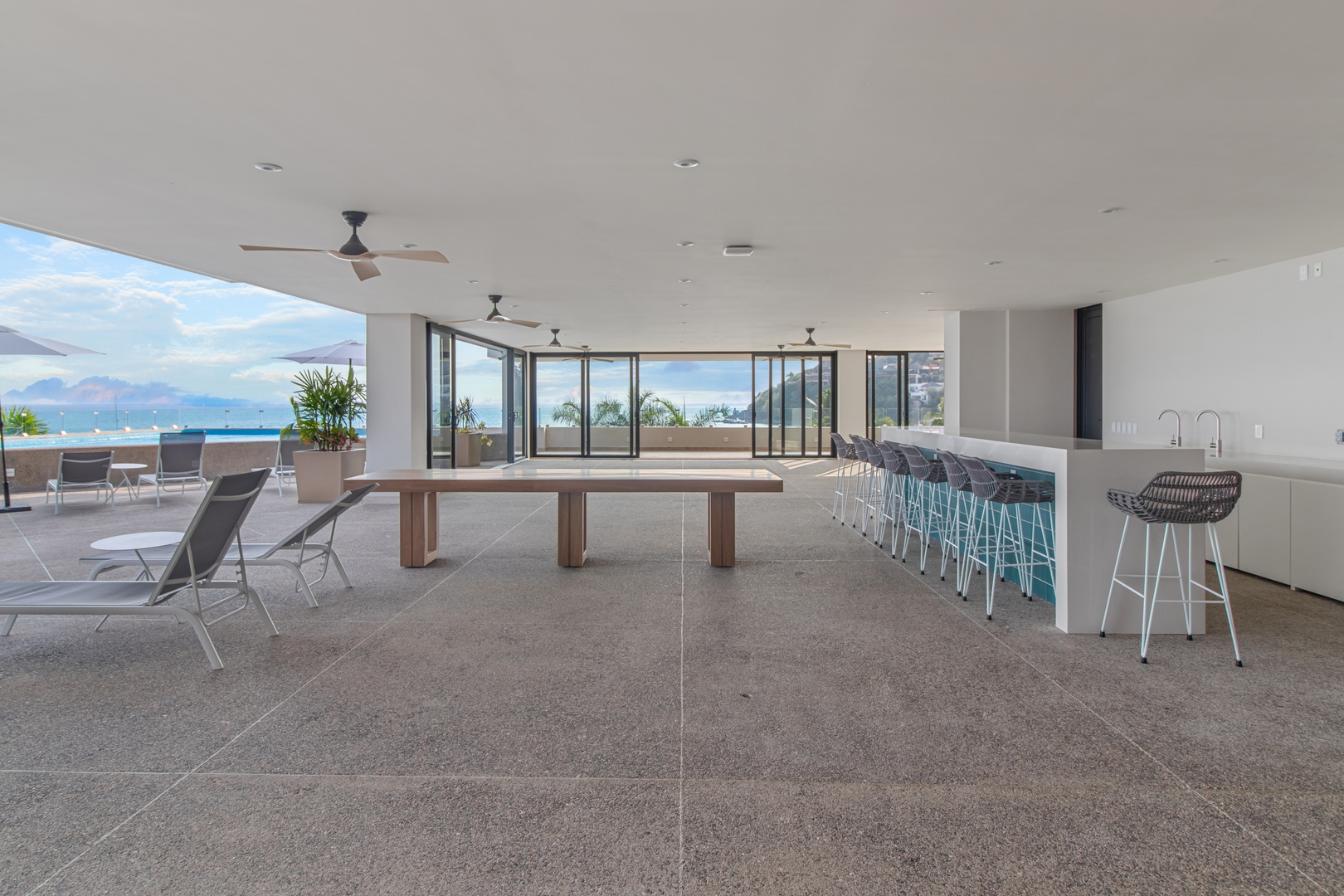 Zantamar Studio | Balcony & Shared Pool 41 VIDA CORAL