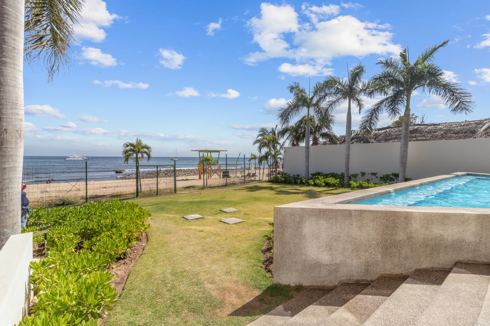 Zantamar Studio | Balcony & Shared Pool 52 VIDA CORAL