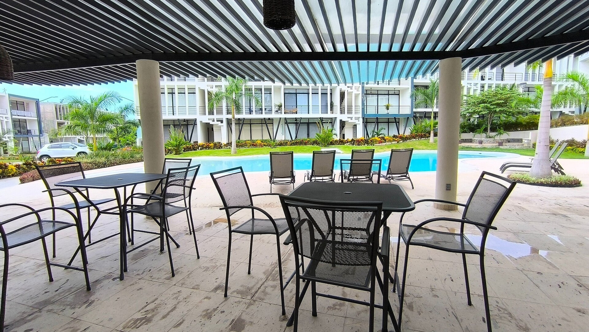 "Modern Style in Mezcales: Minutes from the Beach" 62 VIDA CORAL