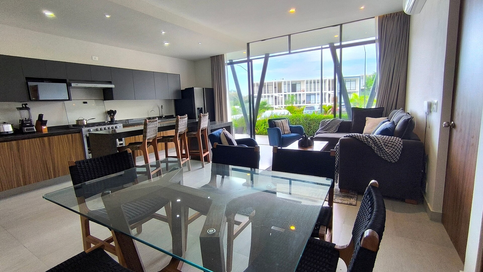 "Modern Style in Mezcales: Minutes from the Beach" 31 VIDA CORAL