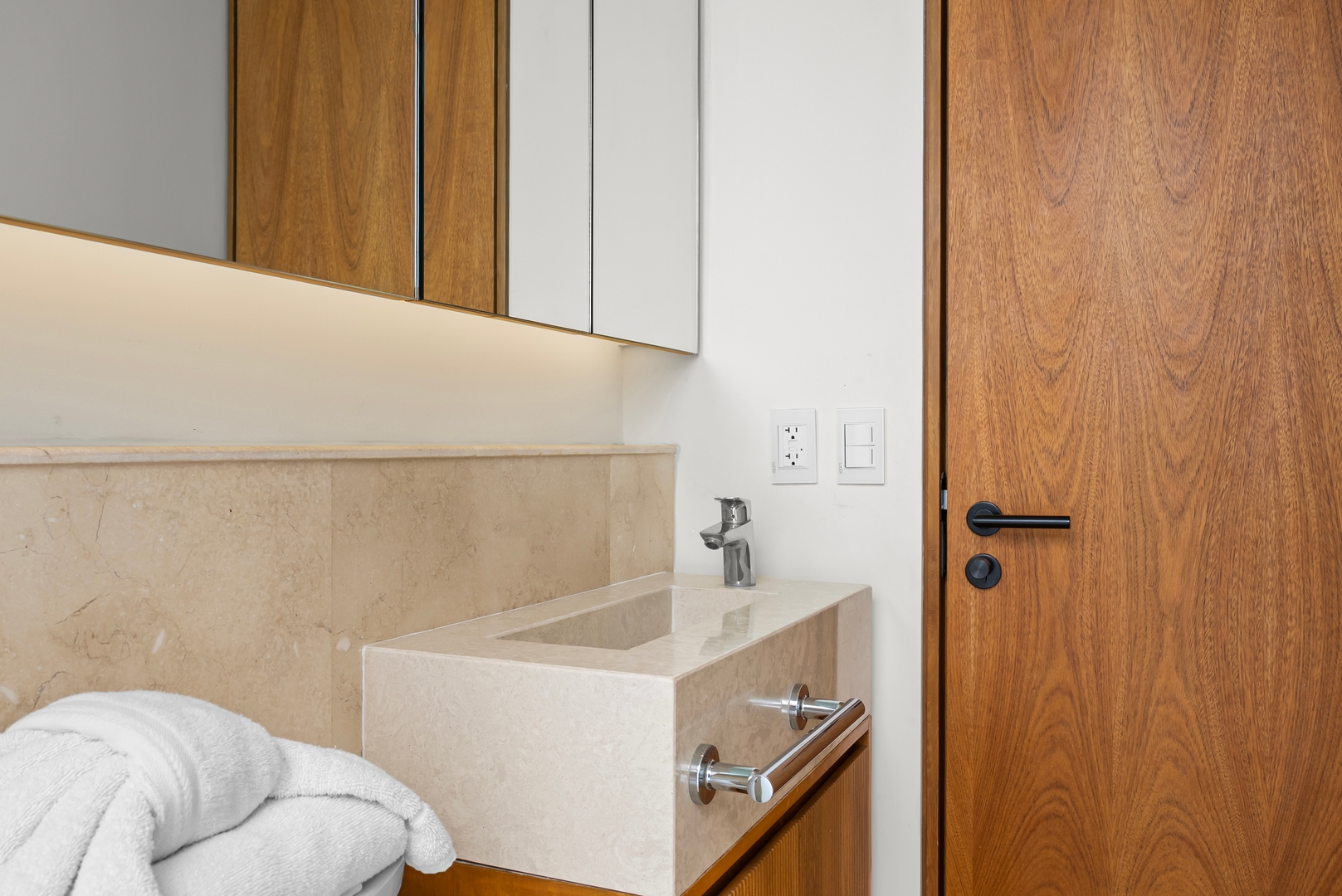 Zantamar Studio | Balcony & Shared Pool 12 VIDA CORAL