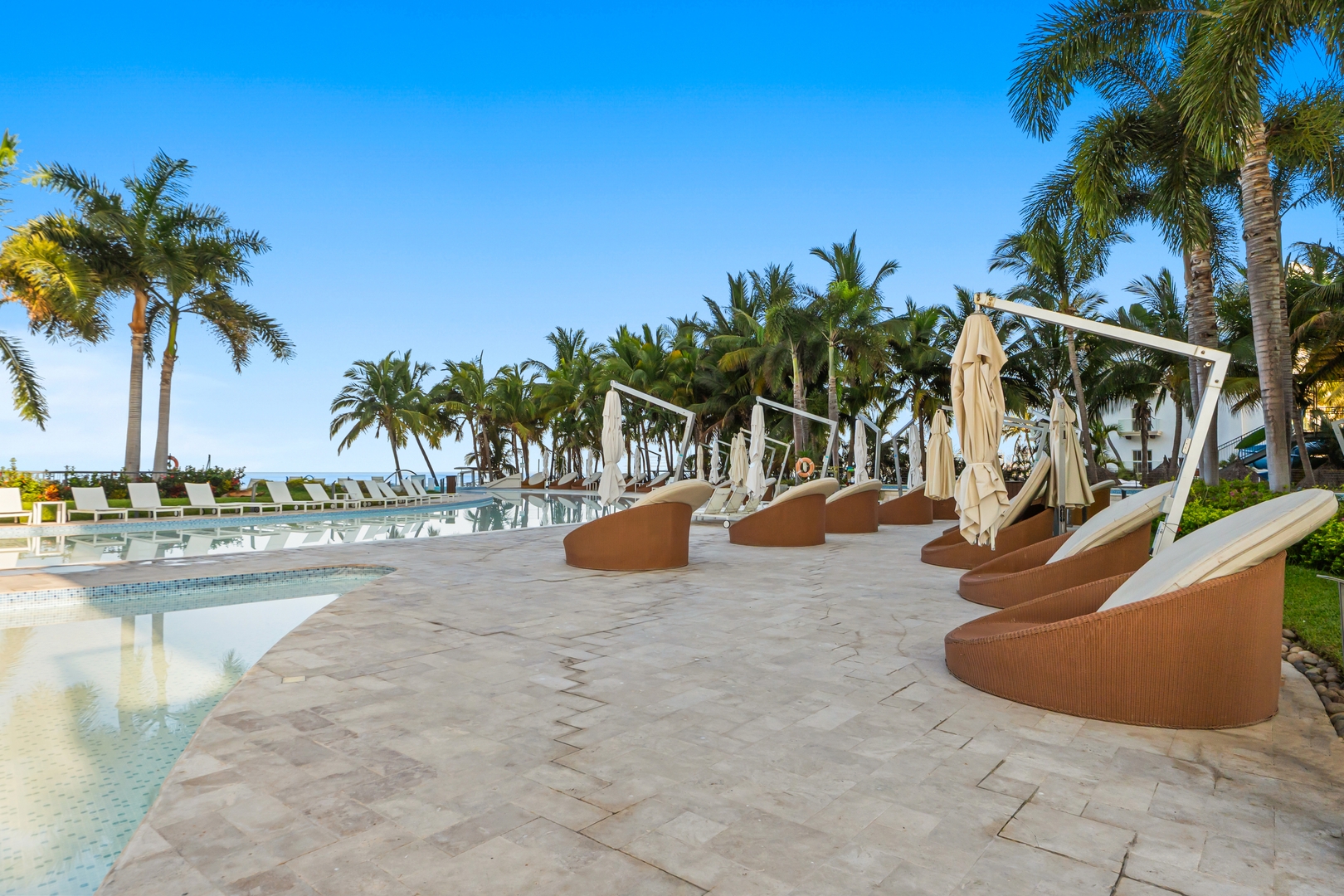 Oceanfront Family Haven 16 VIDA CORAL