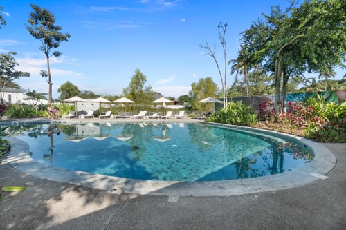 Confort/Diseño en un oasis verde cerca de la playa