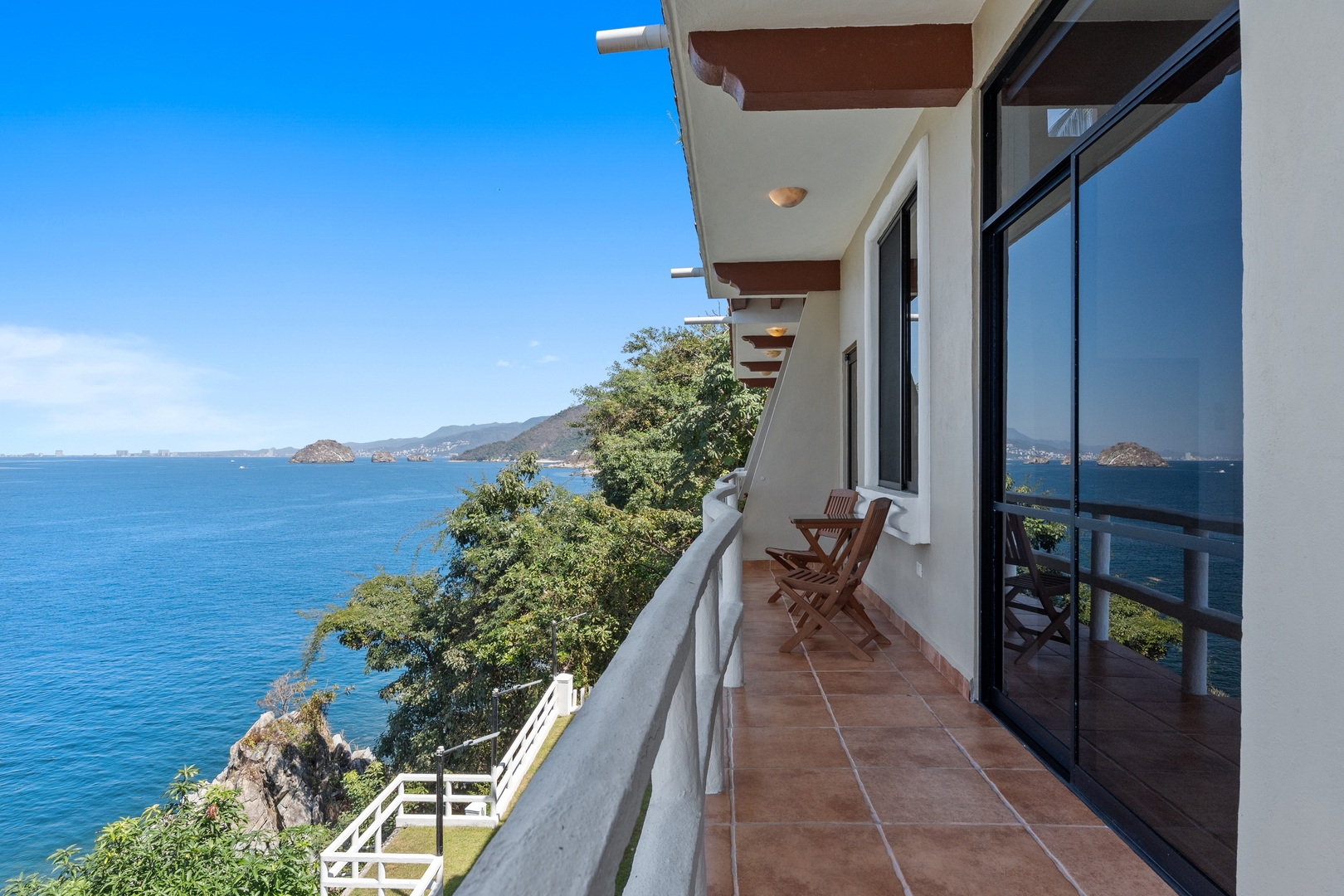 With sea views / View Next to the Oxxo viewpoint 24 VIDA CORAL