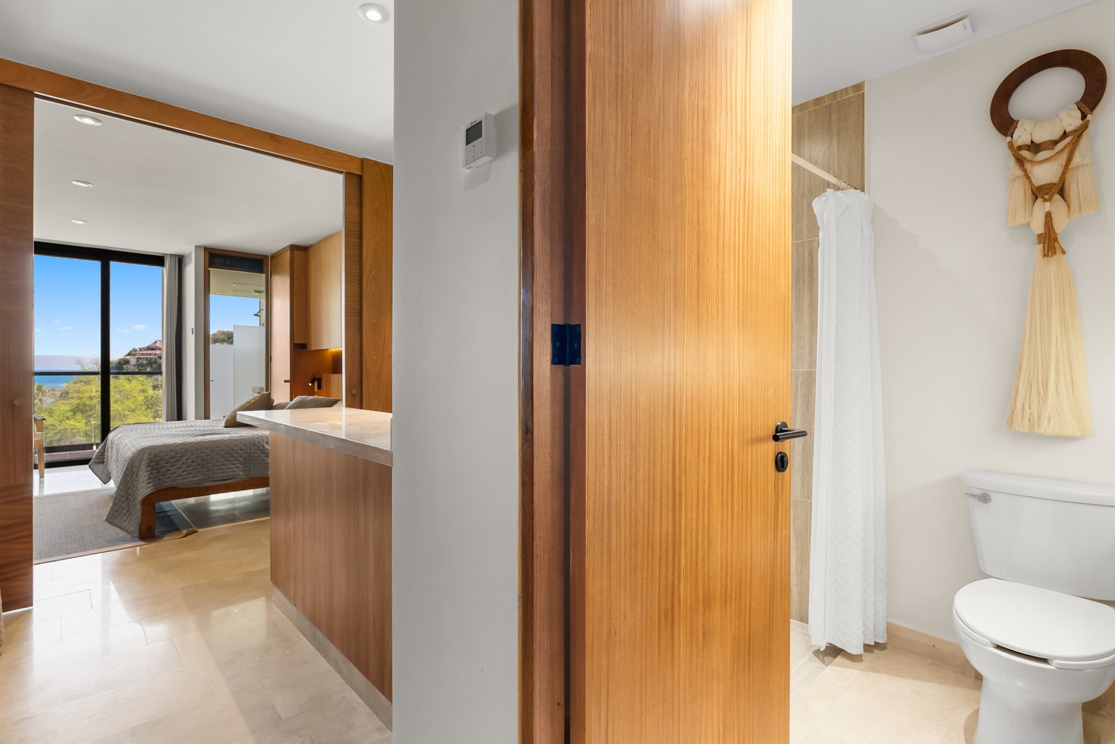 Relaxing Oceanfront Getaway with Balcony 6 VIDA CORAL