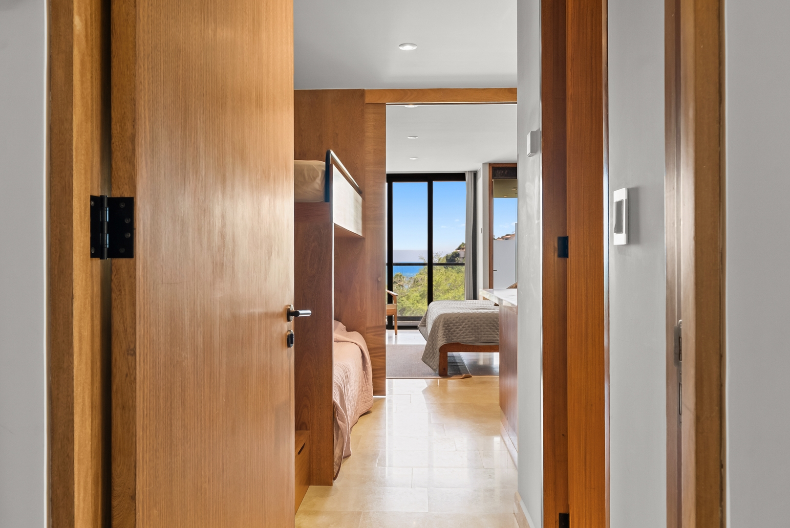 Relaxing Oceanfront Getaway with Balcony 21 VIDA CORAL