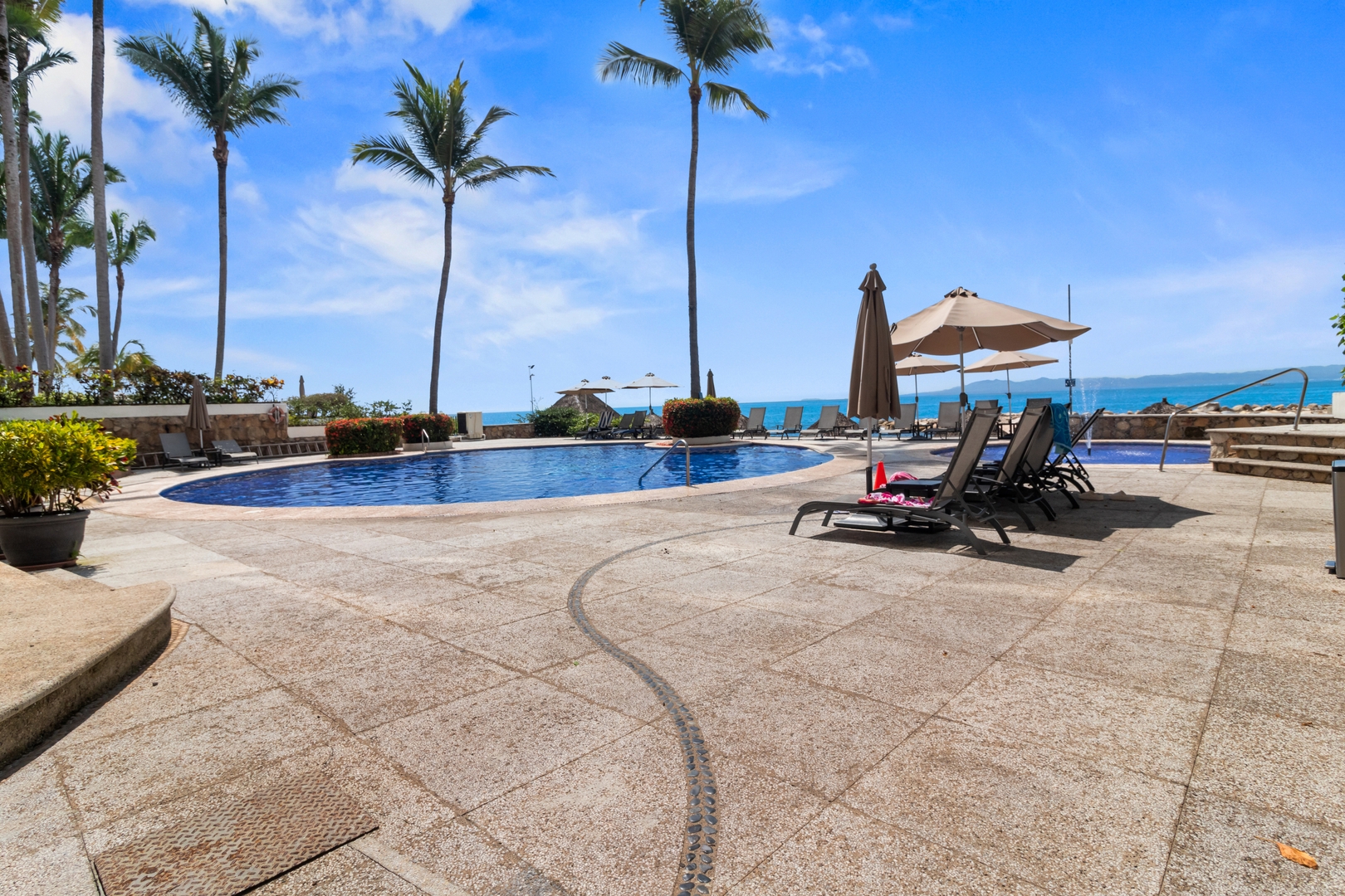 Beachfront condo, oasis of tranquility 60 VIDA CORAL