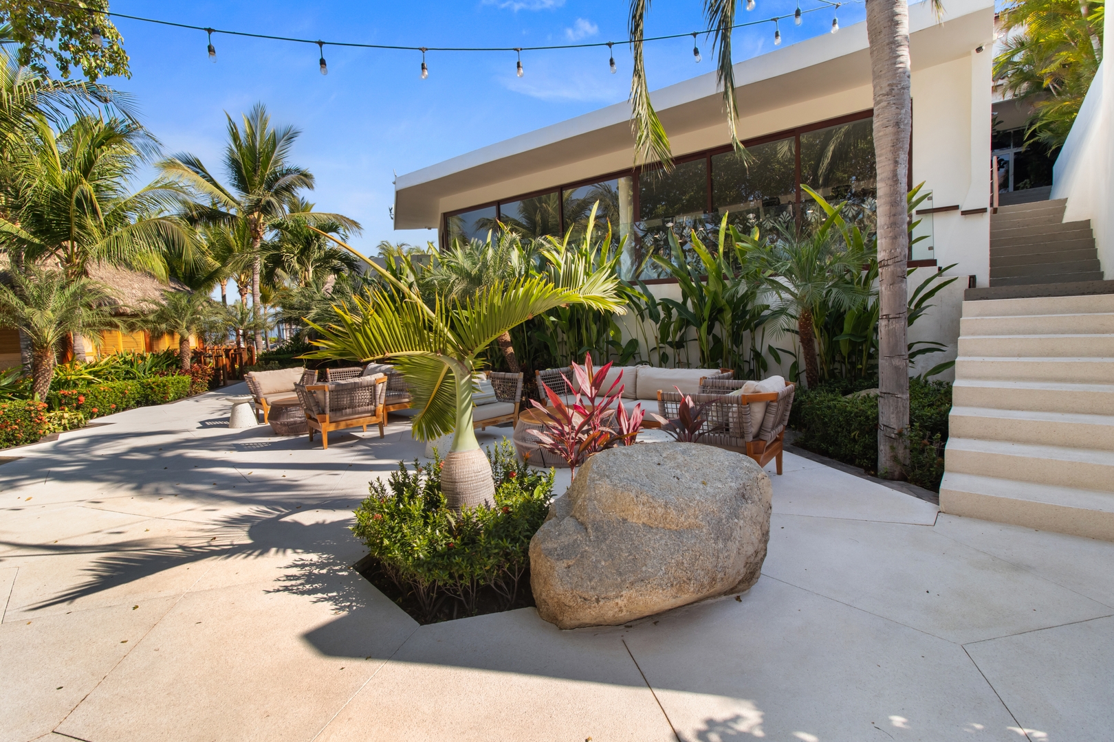 Your Quiet Corner with Pool and Relaxing Spaces 44 VIDA CORAL