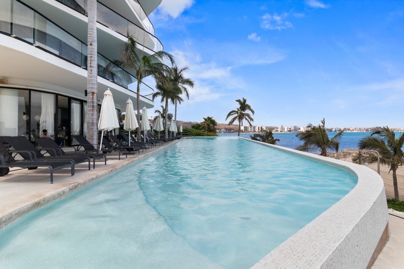 Ocean View & Beach Access | 2 Bedrooms 26 VIDA CORAL