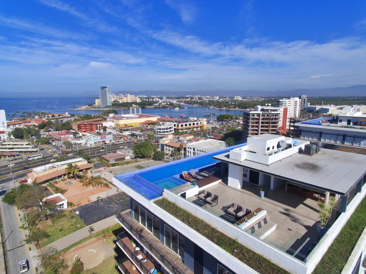 Modern Apartment + Pool + 5 min from the Beach 29 VIDA CORAL
