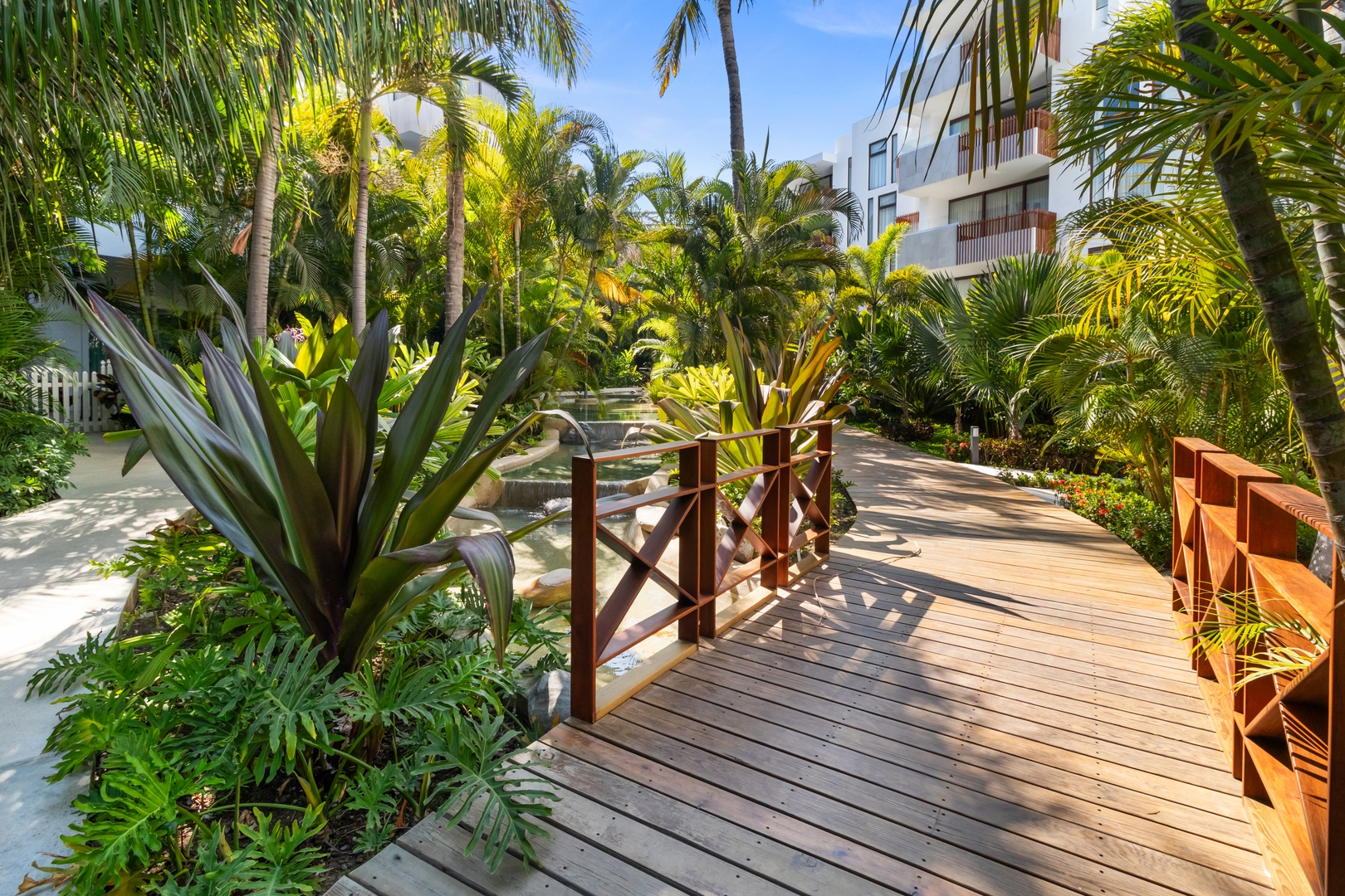 Your Quiet Corner with Pool and Relaxing Spaces 16 VIDA CORAL