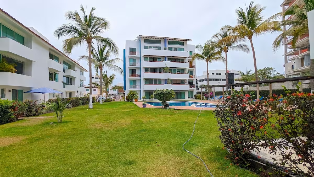 Great location, pool and gardens in Versalles 10 VIDA CORAL