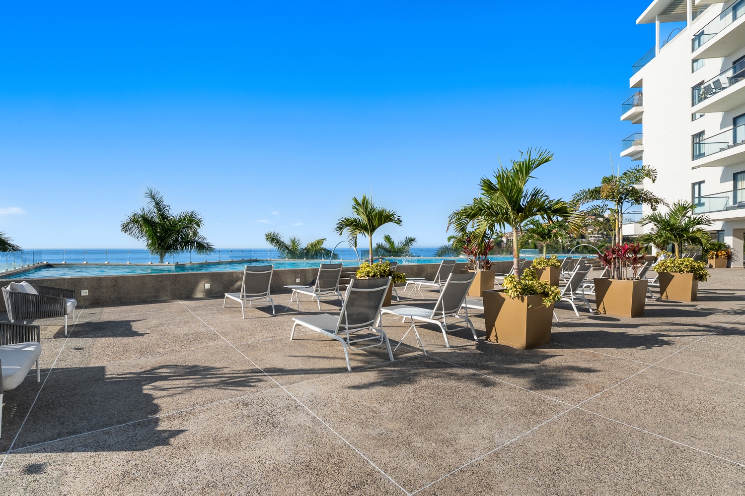 Relaxing Oceanfront Getaway with Balcony 26 VIDA CORAL