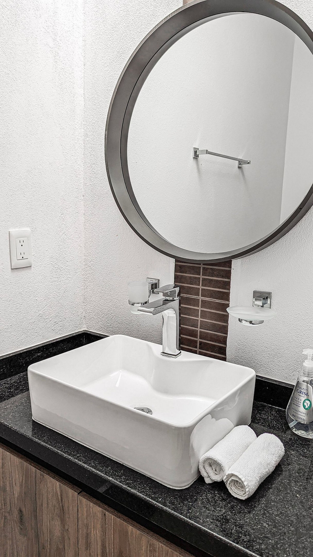 Modern with Pool and Security | in Mezcales 26 VIDA CORAL