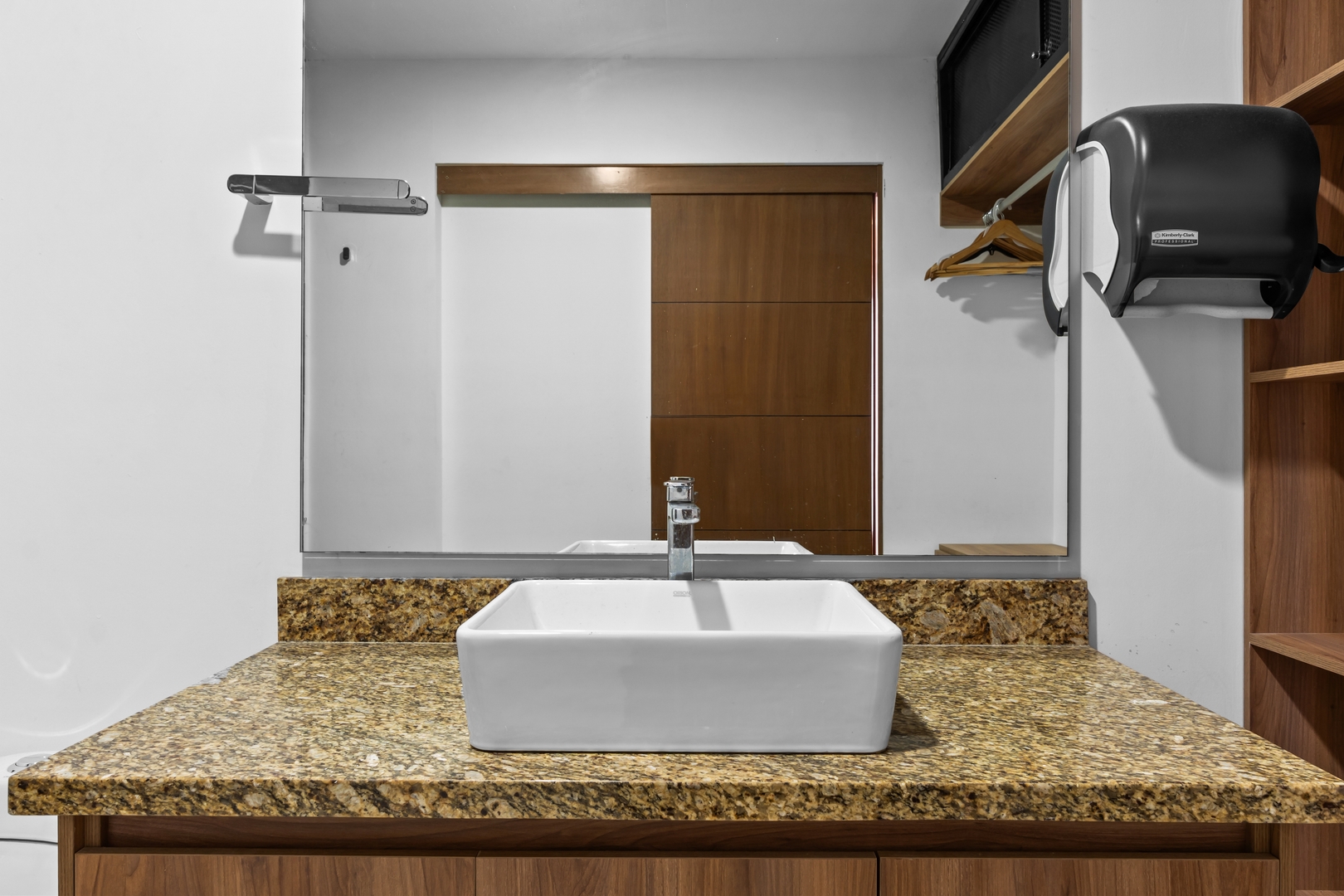 Modern Apartment + Pool + 5 min from the Beach 14 VIDA CORAL
