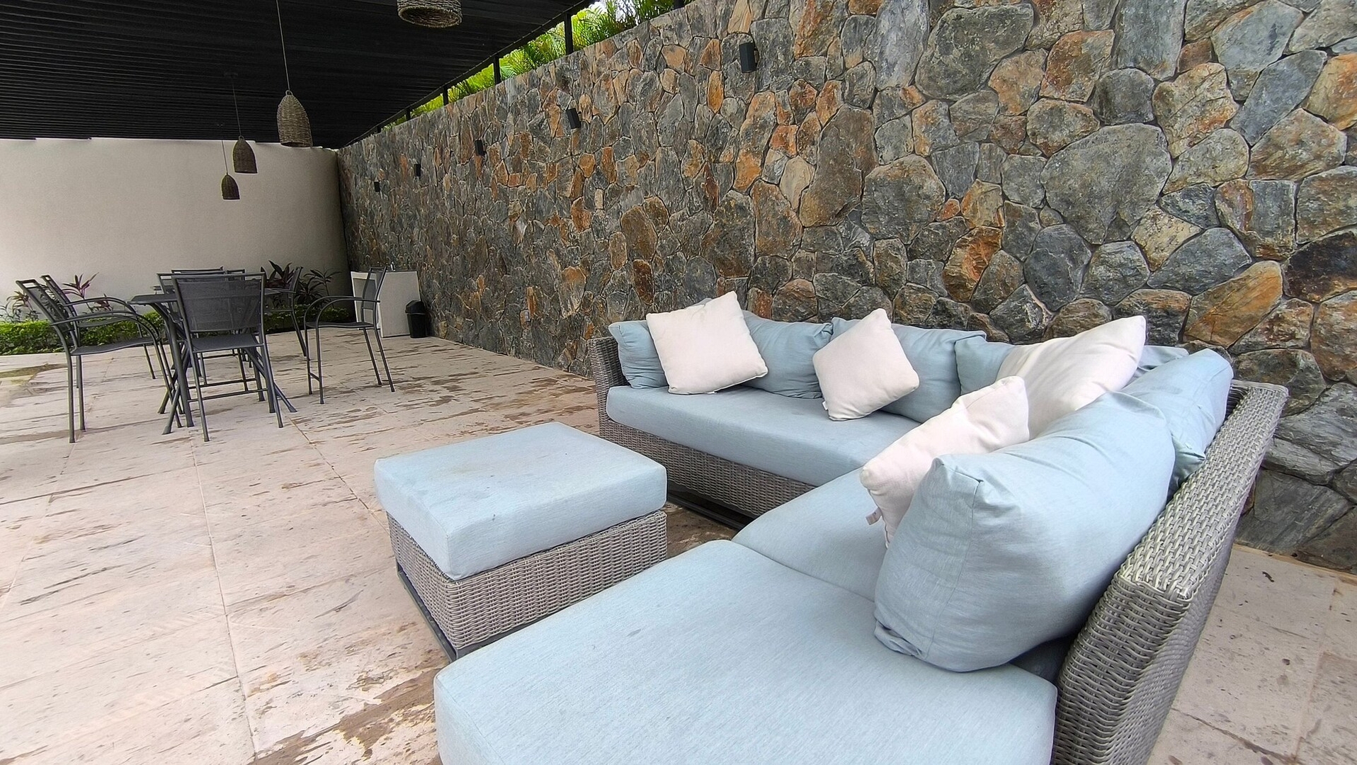 "Modern Style in Mezcales: Minutes from the Beach" 40 VIDA CORAL