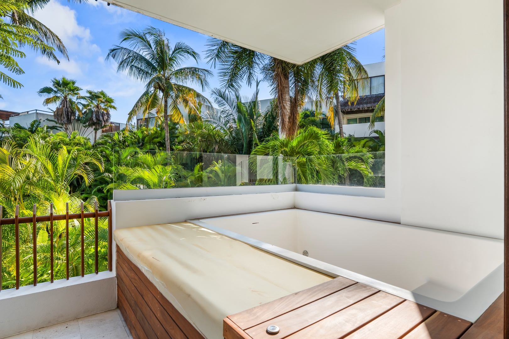 Your Quiet Corner with Pool and Relaxing Spaces 14 VIDA CORAL