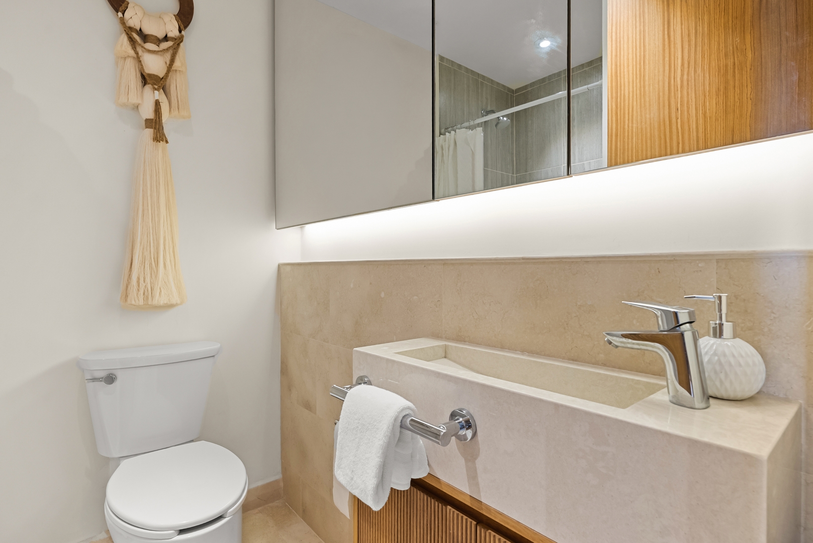 Relaxing Oceanfront Getaway with Balcony 7 VIDA CORAL