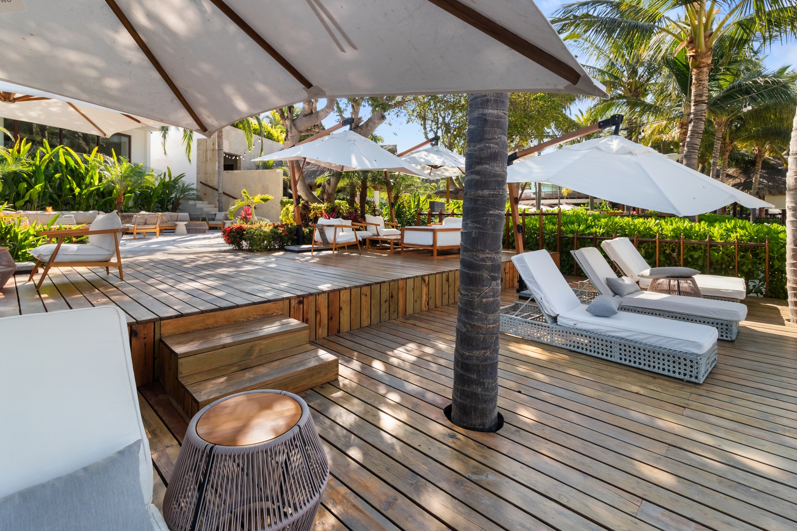 Your Quiet Corner with Pool and Relaxing Spaces 46 VIDA CORAL