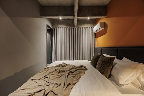 10th Street Three-Bedroom Jacuzzi & Billiard 301