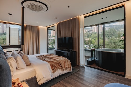 Nock Penthouse Three-Bedroom 9001 Bath tub+Jacuzzi