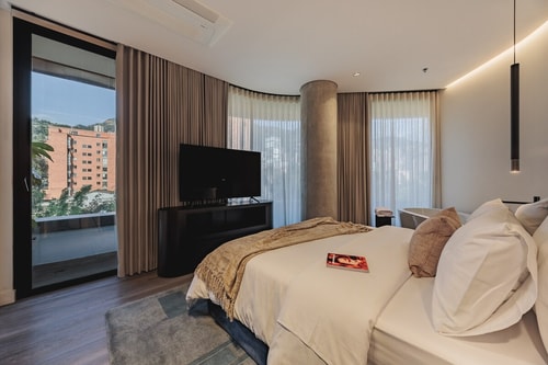 Nock Building Two-Bedrooms 701 Bath tubs