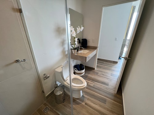 POSTAL 702 Gym, Pool, Spa | Exclusive - Elegant 18 Destyna
